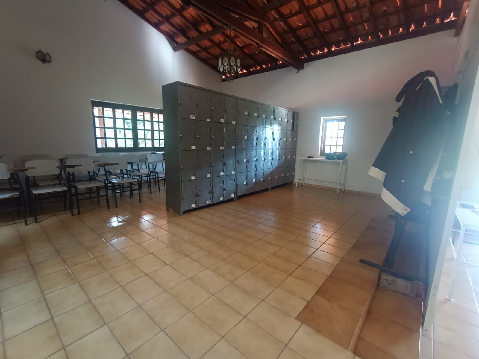 Armários individuais para guarda de equipamentos no CT Tecnoseg