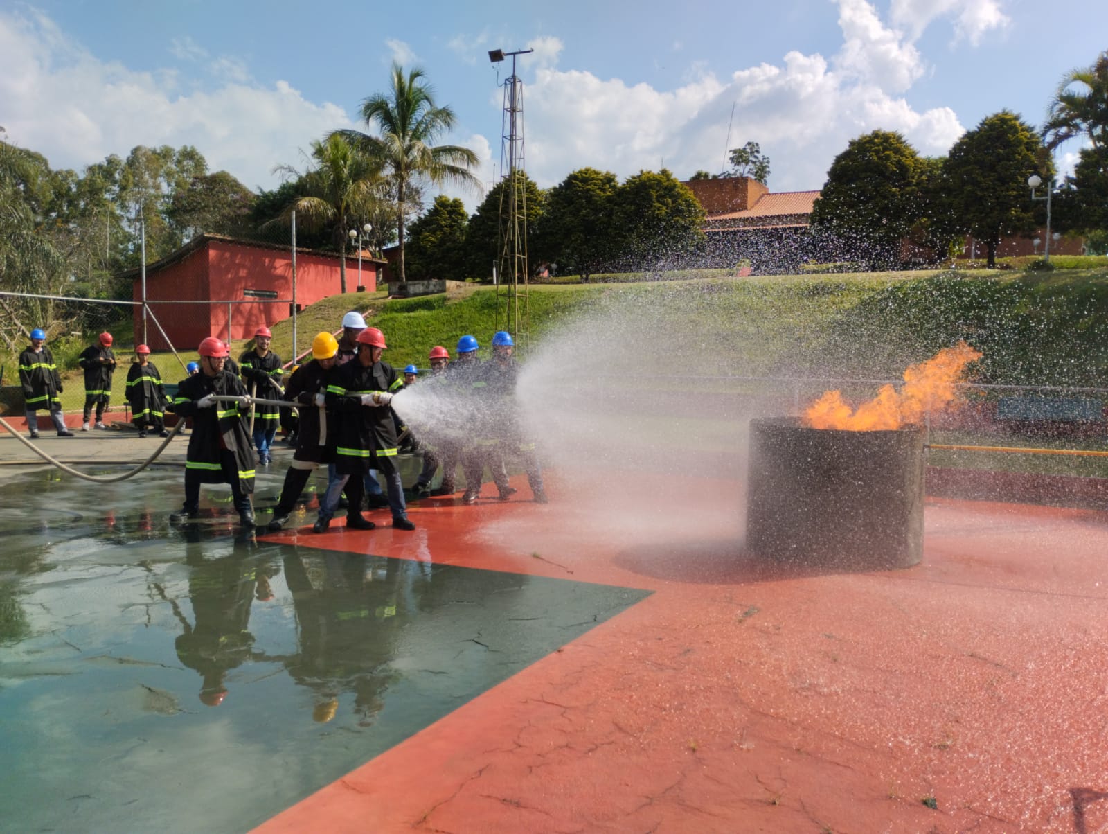 Vista panorâmica da pista de incêndio do Centro de Treinamento Tecnoseg em Jundiaí